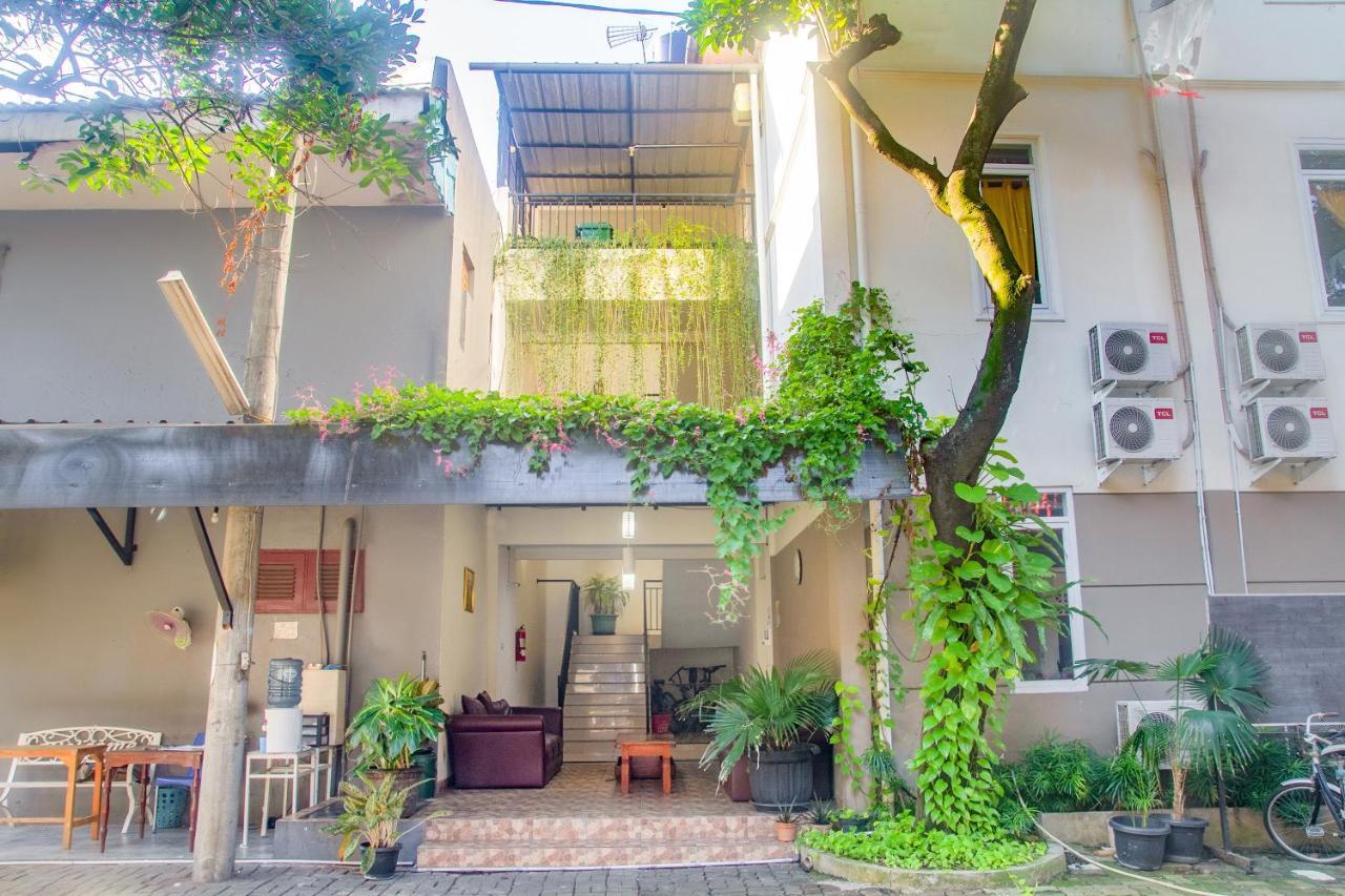 Urbanview Hotel Minongga Pondok Labu By Reddoorz Jakarta Exterior photo
